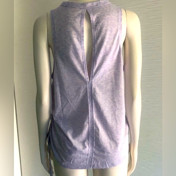 Nike top - Picture 3 of 7